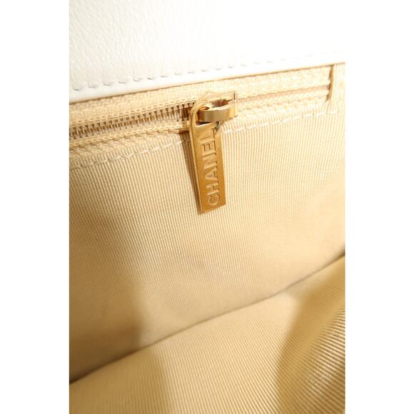 Chanel Leather Quilted CC Logo Chain Strap 19 Flap Crossbody Bag White - Picture 12 of 16